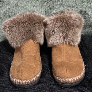 Isotoner Tan Fur-Lined Women's Slipper Boots 8.5-9